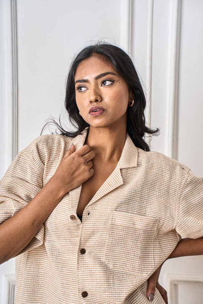 Sutra, Jute Shirt  - Close up