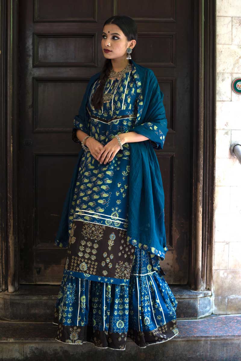 Hasali, a long blue kurta