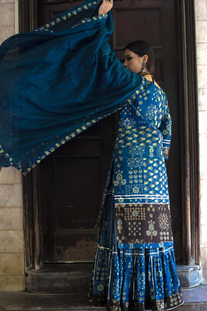 Hasali, a long blue kurta from the back